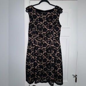 Vince Camuto Black and Tan Lace Fit & Flare Women’s Dress size 10